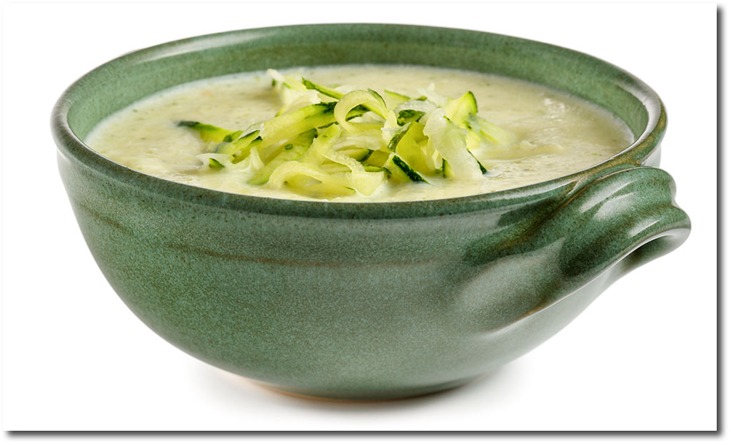 Kohlrabi Suppe mit Zucchini
