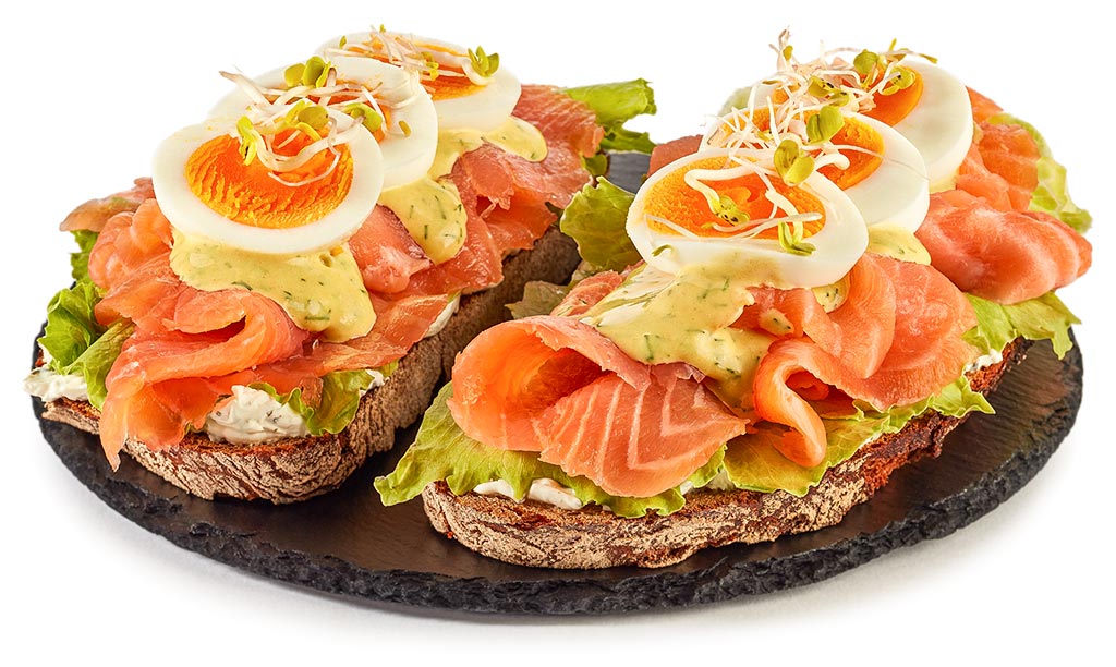 Salmon bread with egg