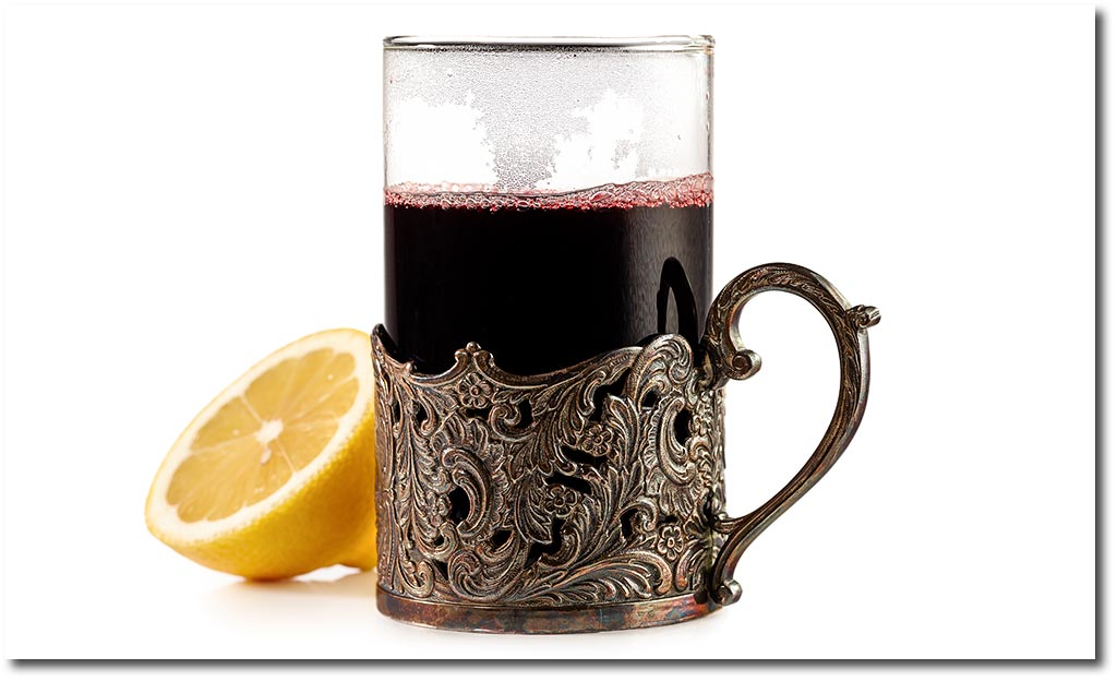 Heie Zitrone mit Fliederbeer Saft