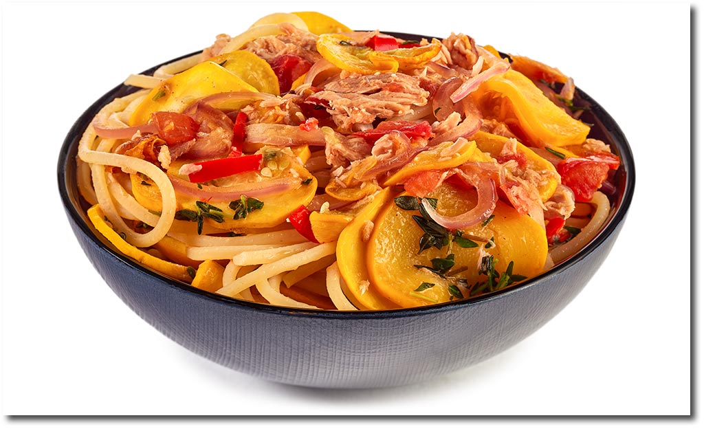 Gelbe Zucchini Thunfisch Spaghetti