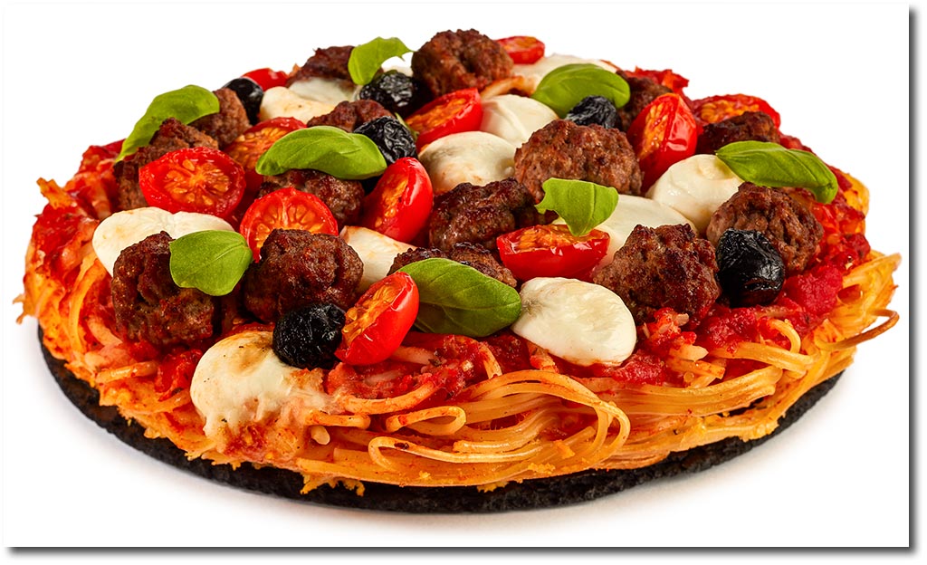 Spaghetti Pizza mit Hackfleisch